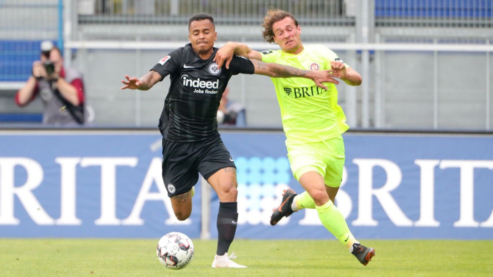 Allan pelo Eintracht Frankfurt em julho de 2018 — Foto: Getty Images