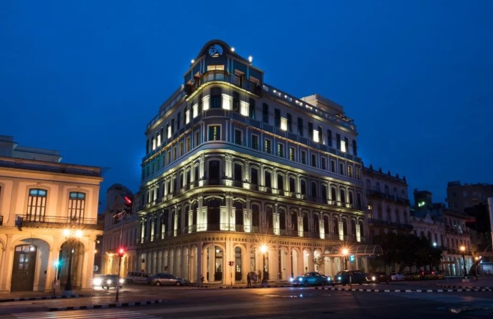 Hotel está instalado em edifício histórico — Foto: Reprodução/Instagram/saratogahavana
