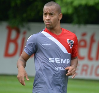 Luis Fabiano será poupado contra o CRB; Ademilson deve entrar
