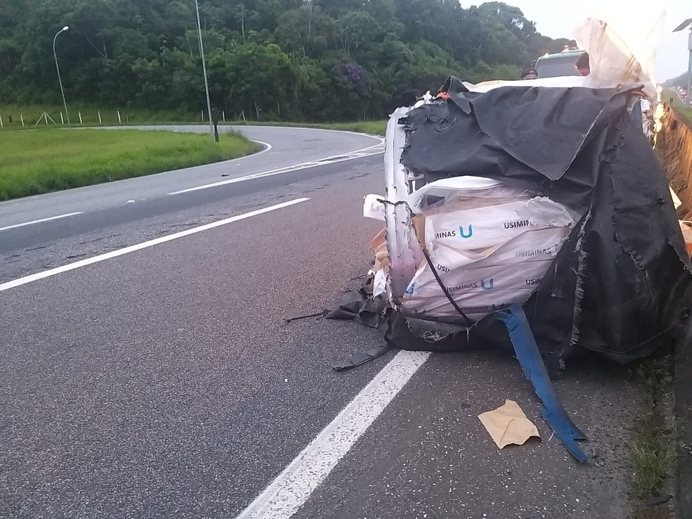 Sete pessoas ficam feridas em acidente na rodovia Régis Bittencourt; veja