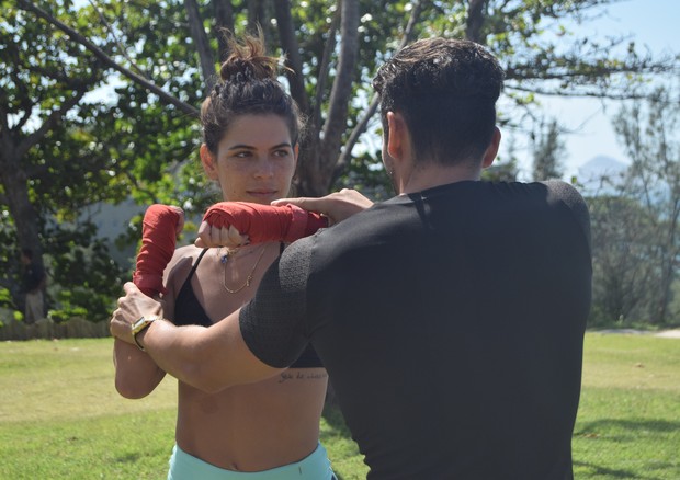 Personal trainer entrega o treino de Mariana Goldfarb (Foto: Arquivo Pessoal)