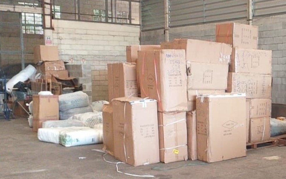 Mercadorias falsificadas são apreendidas em depósito de transportadora em Salvador — Foto: Divulgação/Receita Federal