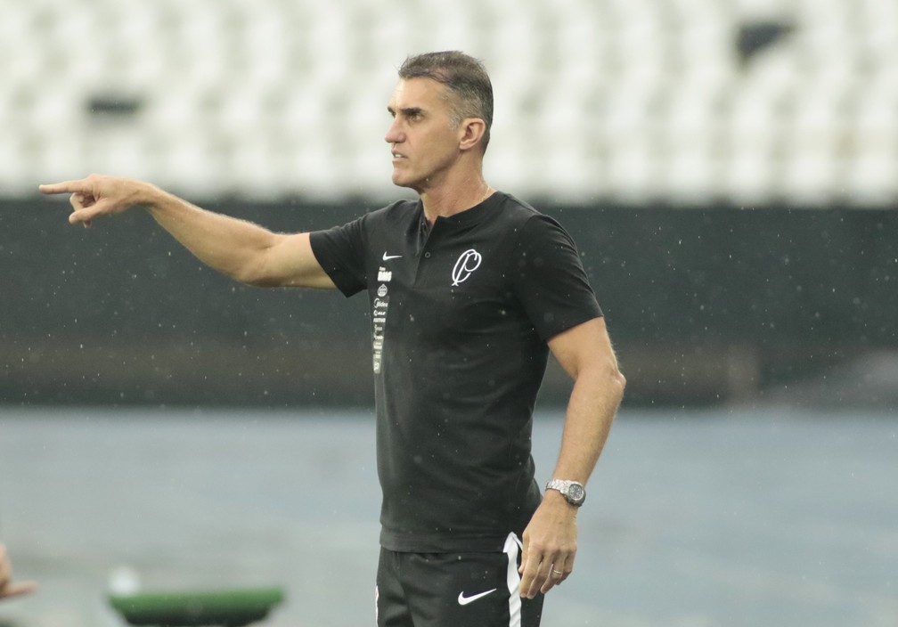 Mancini vê identificação de Cazares com o Corinthians e diz que seu time hoje joga com alma