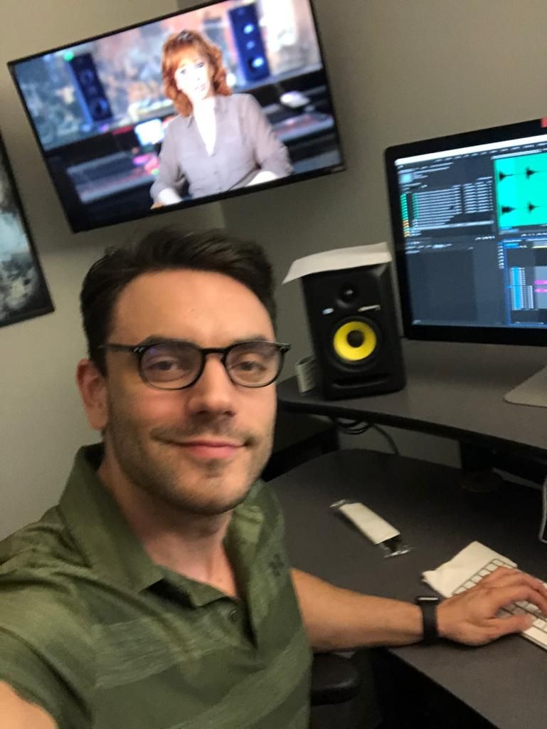 Aos 33 anos, ele mora nos Estados Unidos e trabalha como editor de vídeos em uma produtora (Foto: Arquivo Pessoal via BBC News Brasil)