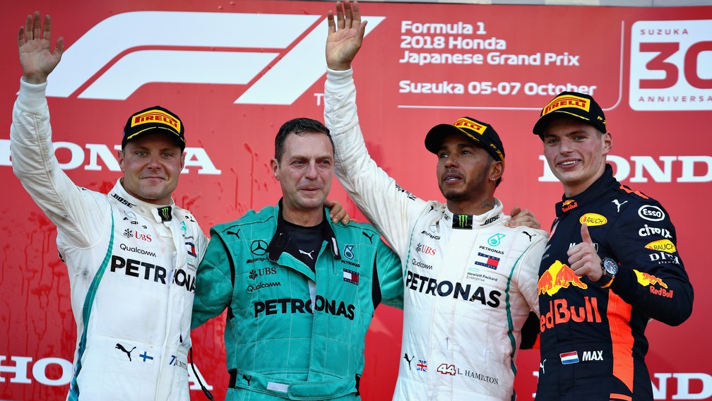 Valtteri Bottas, Lewis Hamilton e Max Verstappen no pÃ³dio do GP do JapÃ£o â€” Foto: Mark Thompson/Getty Images)