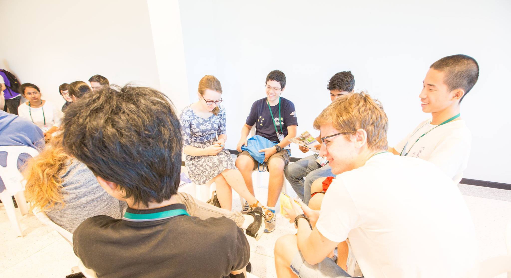Estudantes conversam entre provas da OIAA (Foto: Divulgação)