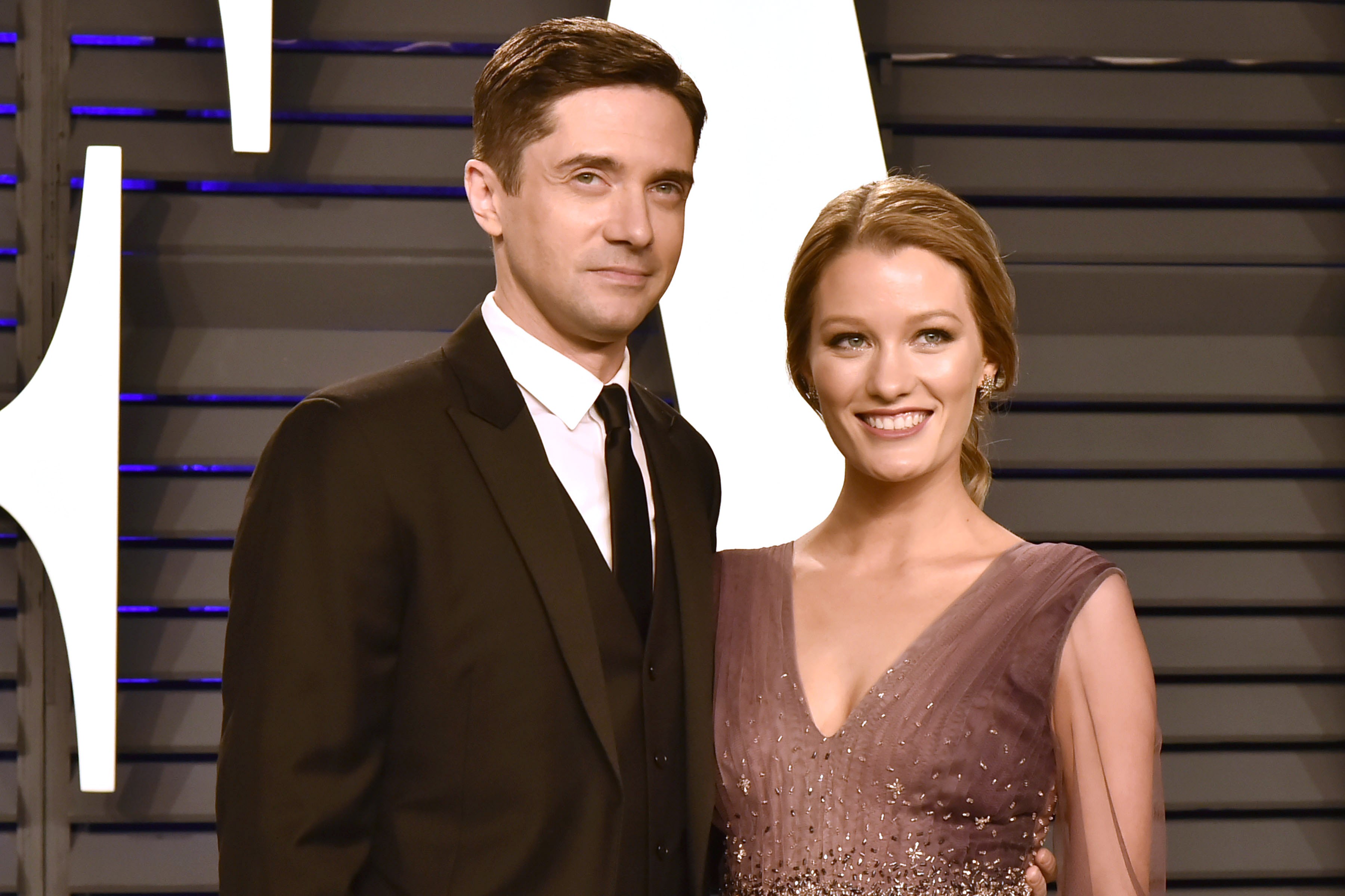 Topher Grace e Ashley Hinshaw (Foto: Getty Images)