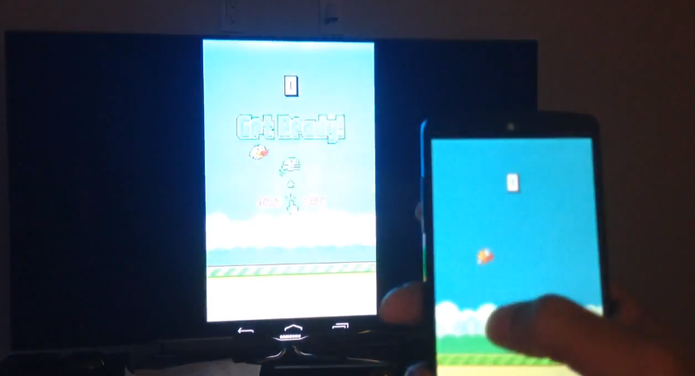 Flappy Bird rodando na TV com ajuda do AllCast e Chromecast  (Foto: Reprodução/YouTube)