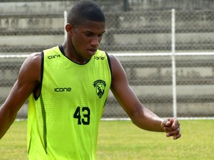 Bruno Moura, lateral do Duque de Caxias (Foto: Vitor Costa/Duque de Caxias FC)