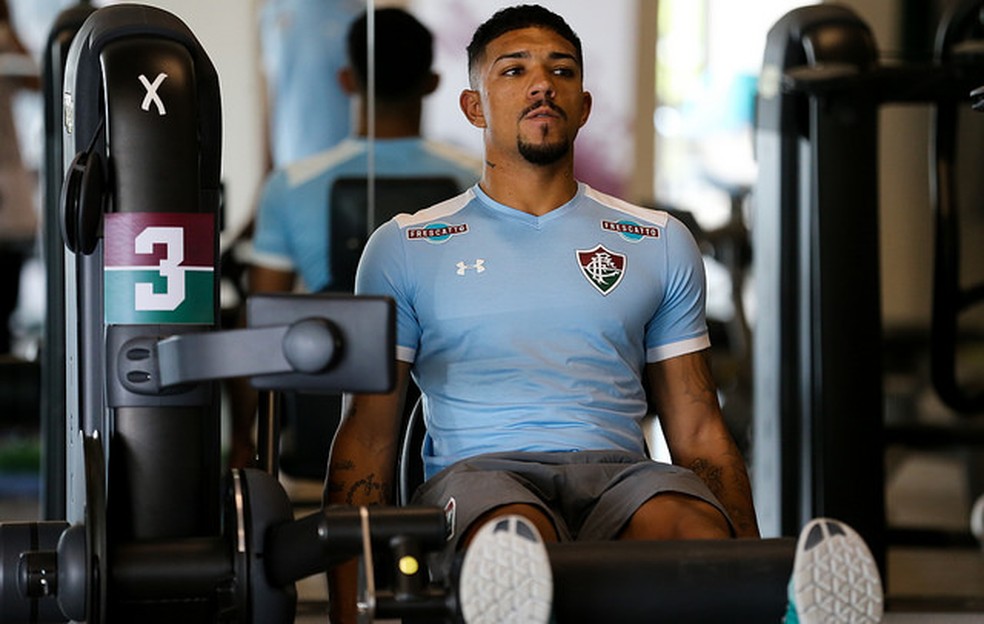 Douglas Ã© titular no time planejado por Marcelo Oliveira (Foto: Lucas MerÃ§on / Fluminense)