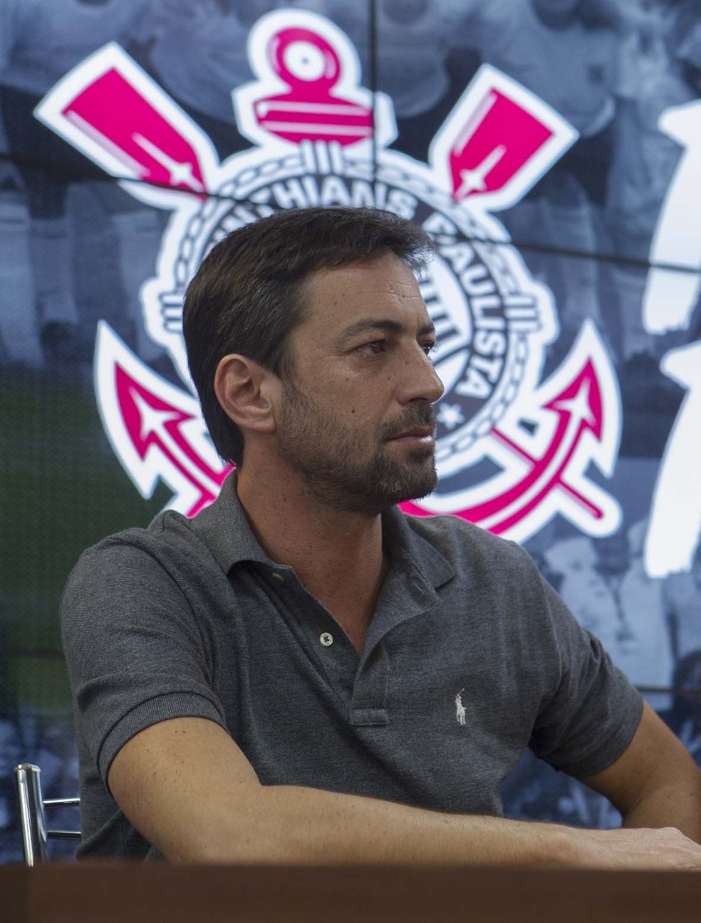 Duilio Monteiro Alves banca a permanÃªncia de Loss apÃ³s a Copa (Foto: Daniel Augusto Jr/Ag.Corinthians)