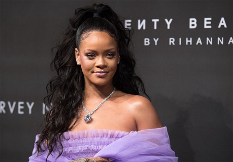 Rihanna lança sua marca de maquiagem, a Fenty Beauty