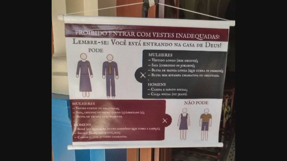 Cartaz em igreja de Santa Vitória do Palmar — Foto: RBS TV/Divulgação