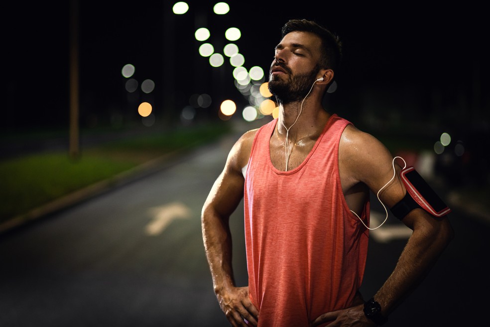 Novos estudos parecem estar de acordo com os dados que sugerem que o início da noite é a melhor hora para desempenho físico — Foto: Istock Getty Images