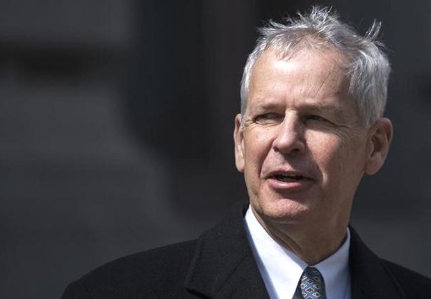 O CEO da Dish Network Corp Charles Ergen deixa a corte de falências em Nova York, em 26 de março de 2014 (Foto: Andrew Kelly/REUTERS)