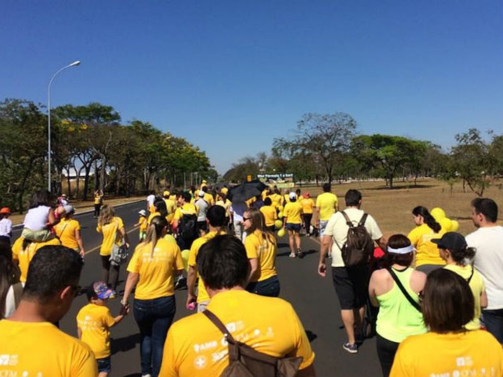 Caminhada no Parque da Cidade, em Brasília, durante a campanha Setembro Amarelo de 2015 (Foto: Divulgação/ABP)