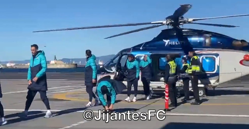 Barcelona viaja de helicptero para jogo da Copa do Rei  Foto: Reproduo/JijantesFC
