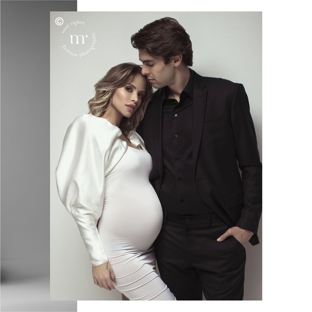 Na reta final da gravidez, Carol Dias mostra baby bump em shooting e se orgulha (Foto: Reprodução/Instagram)