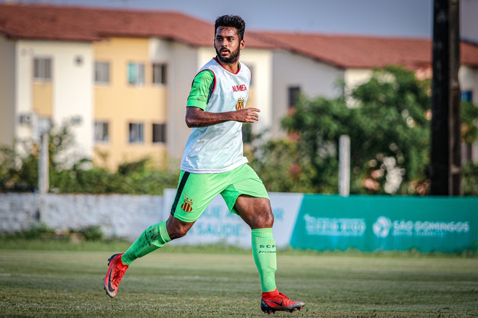 Matheus Lima já se recuperou de uma lombalgia — Foto: Lucas Almeida/L17 Comunicação