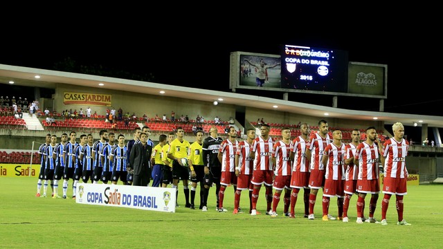 Bruno Henrique marca de cabeça e Flamengo vence Chapecoense na Arena Condá  - TNH1