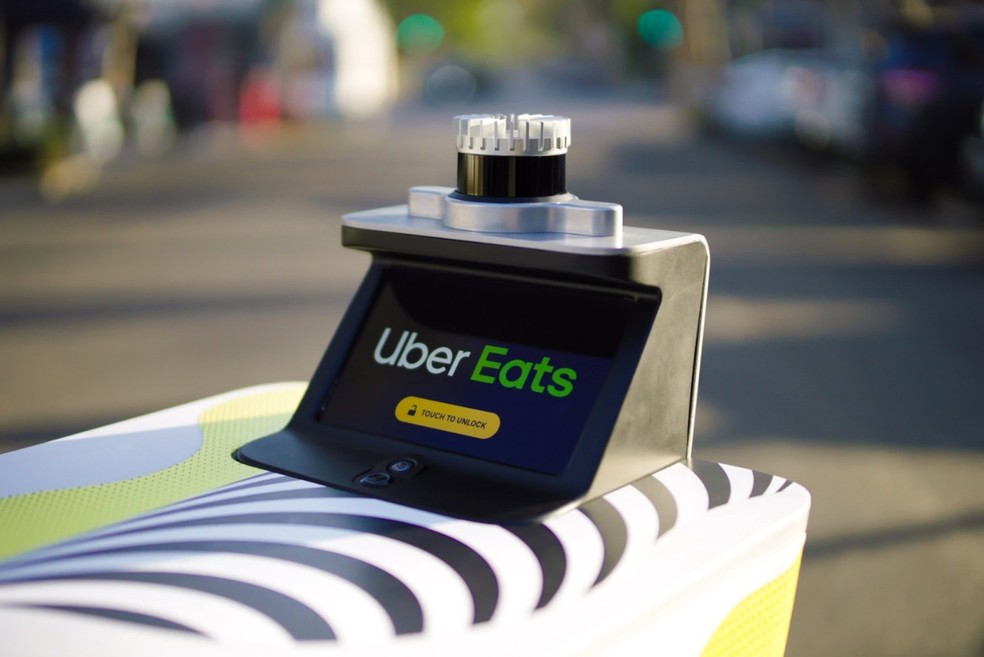 Uber Eats também usa robôs da Serve Robotics para realizar entregas autônomas — Foto: Divulgação/Uber