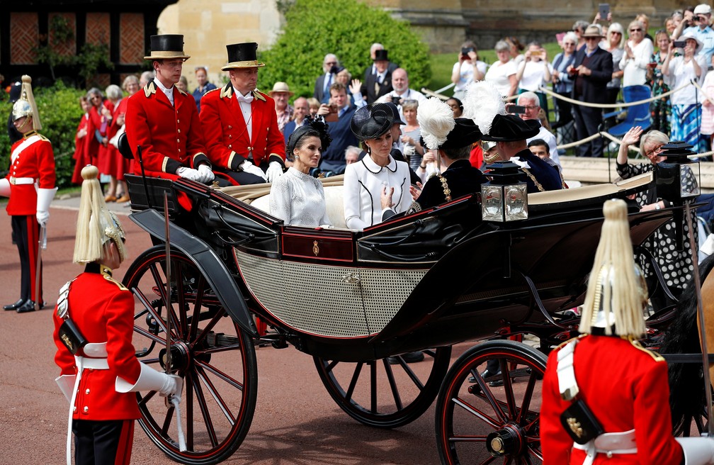 William e Kate participaram da cerimônia da Ordem da Jarreteira em Windsor na segunda-feira (17). — Foto: Peter Nicholls/Reuters