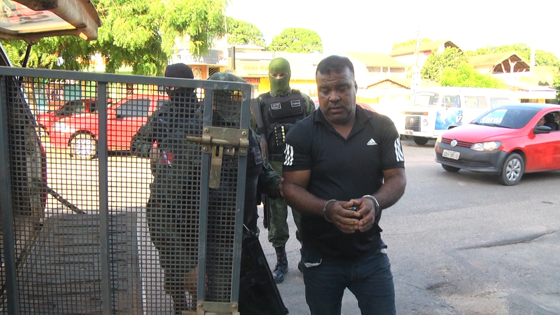 Foragido da JustiÃ§a por homicÃ­dio no RJ Ã© preso em abordagem da PolÃ­cia Militar em SantarÃ©m