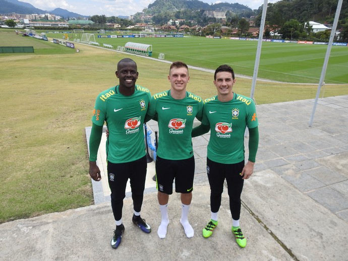 Caíque, Lucas Perri e Cleiton goleiros seleção brasileira sub-20 (Foto: Lucas Loos / GloboEsporte.com)