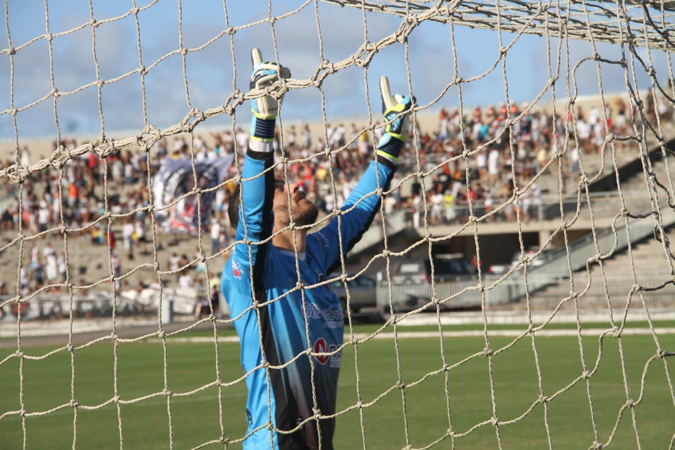 Apesar de terminar o ano em baixa após más atuações, Michel Alves foi uma das lideranças dentro do elenco botafoguense em duas temporadas (Foto: Cógenes Lira / GloboEsporte.com)