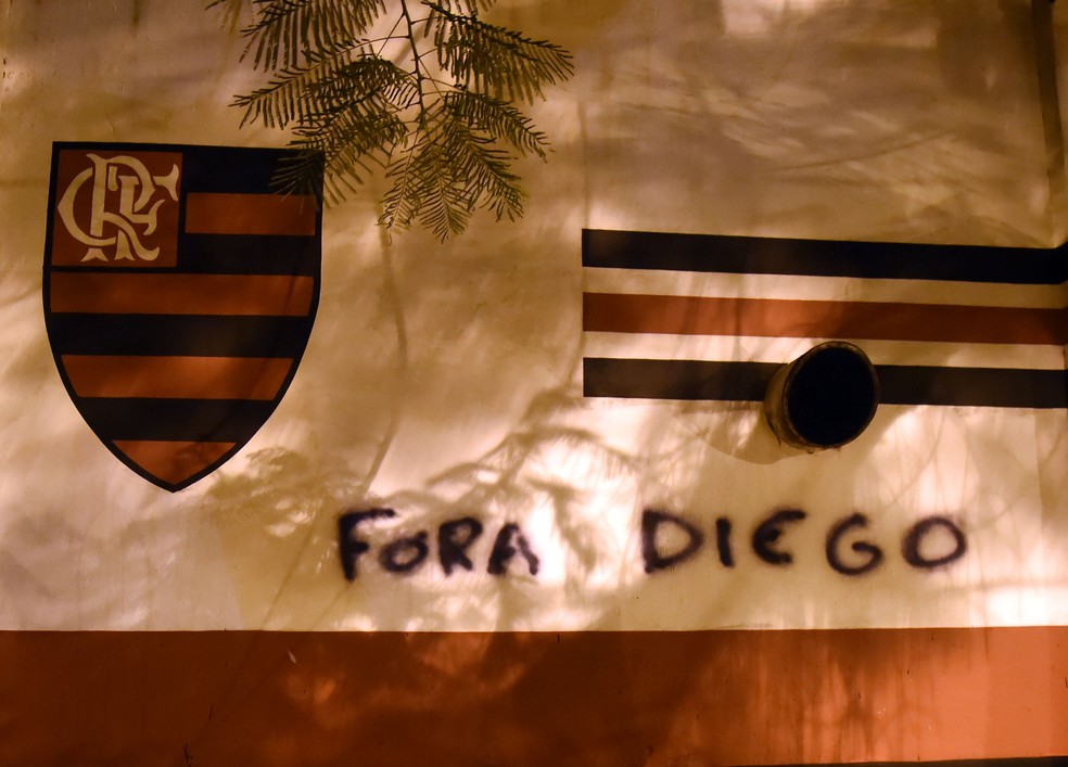 Muros da GÃ¡vea pichados (Foto: AndrÃ© DurÃ£o)