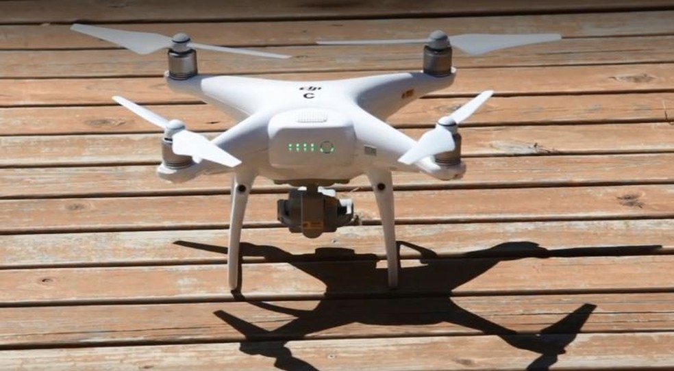 Drone usado pela Polícia Militar de Santa Catarina. — Foto: Reprodução/NSC TV