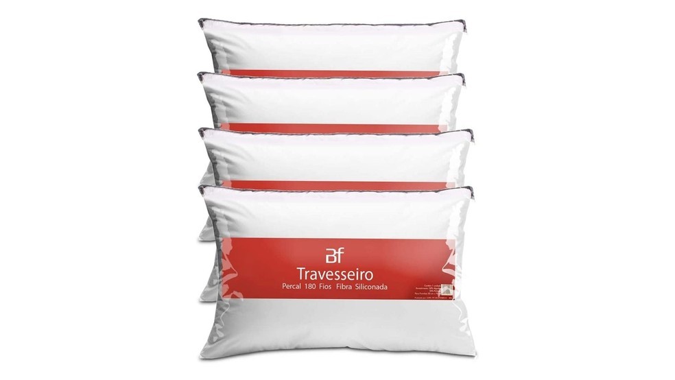 O kit possui 4 travesseiros com enchimento de fibra siliconada (Foto: Reprodução / Amazon)
