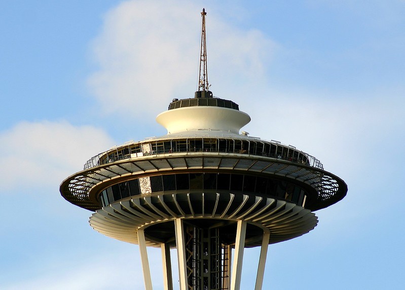O marco turístico da cidade de Seattle, o Space Needle, foi reformado em projeto assinado por Olson Kundig (Foto: Flickr / Henry Alva / Creative Commons )