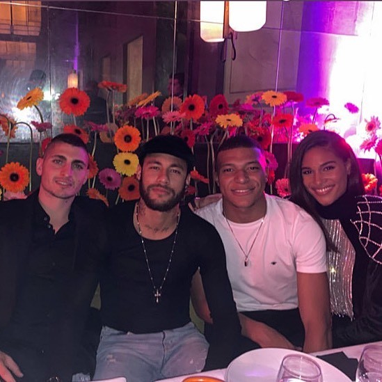 Cindy Bruna, Neymar e Mbappé comemoram juntos aniversário de Marco Verratti (Foto: reprodução/Instagram)