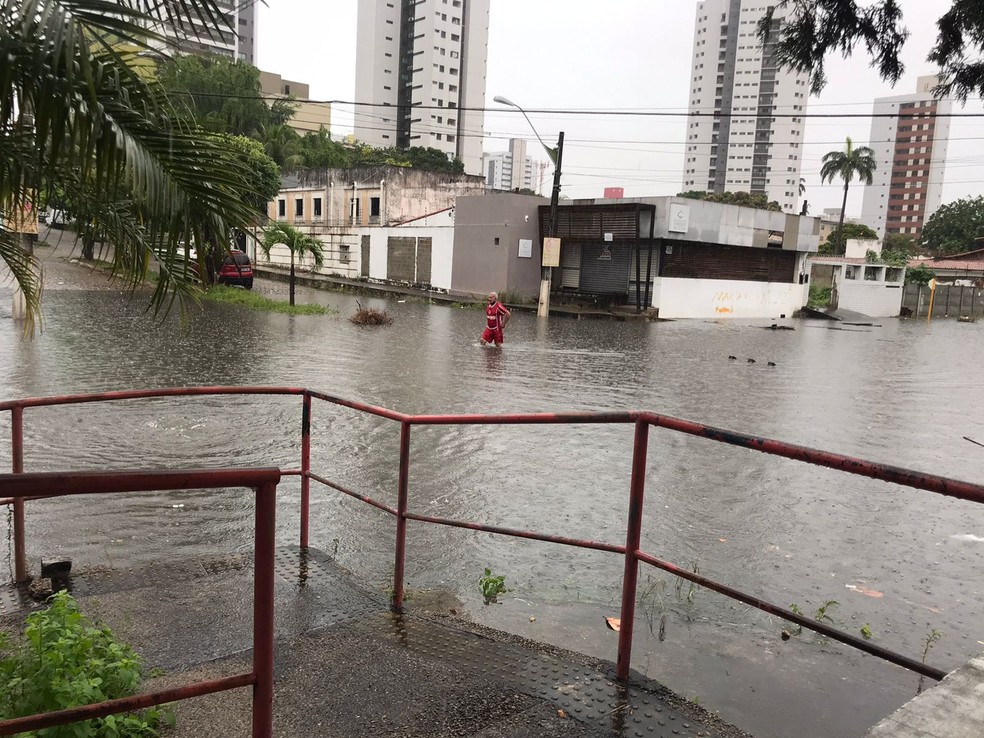 Chuvas do final de semana causaram transtornos à população — Foto: Ayrton Freire/Inter TV Cabugi