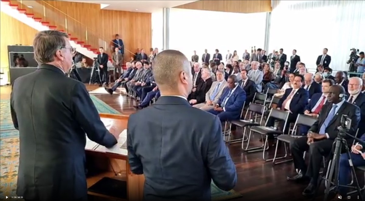 Embaixadores avaliam que apresentação de Bolsonaro sobre sistema eleitoral  não convenceu por falta de provas