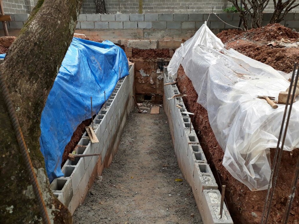 Um cômodo subterrâneo estava em construção em um laboratório de drogas em Limeira — Foto: Polícia Federal em Piracicaba