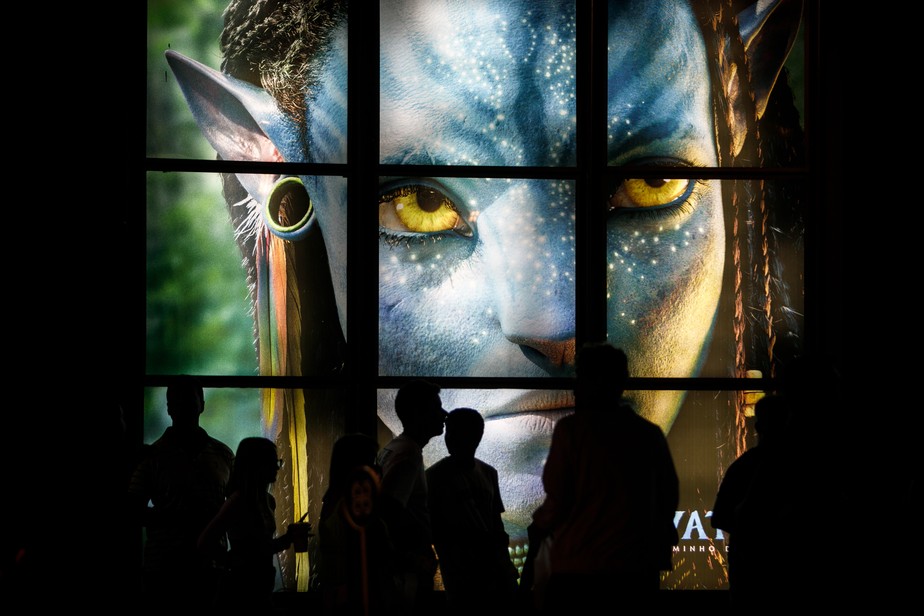 Fila para a sessão de 'Avatar: O caminho da água', no UCI NYCC, no Rio