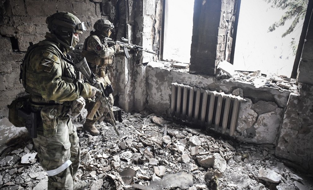 Soldados russos em Mariupol, na Ucrânia, em 12 de abril de 2022 — Foto: Alexander NEMENOV / AFP