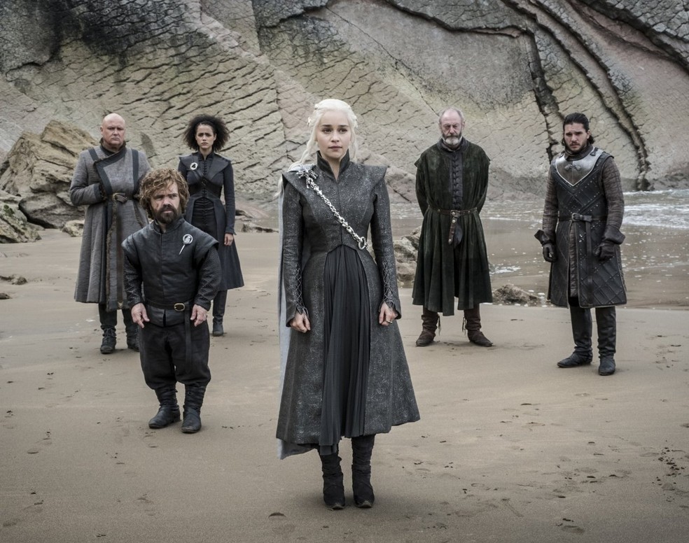 Conleth Hill, Peter Dinklage, Nathalie Emmanuel, Emilia Clarke, Liam Cunningham e Kit Harington em cena do quarto episódio da sétima temporada de 'Game of thrones' (Foto: Divulgação/HBO)