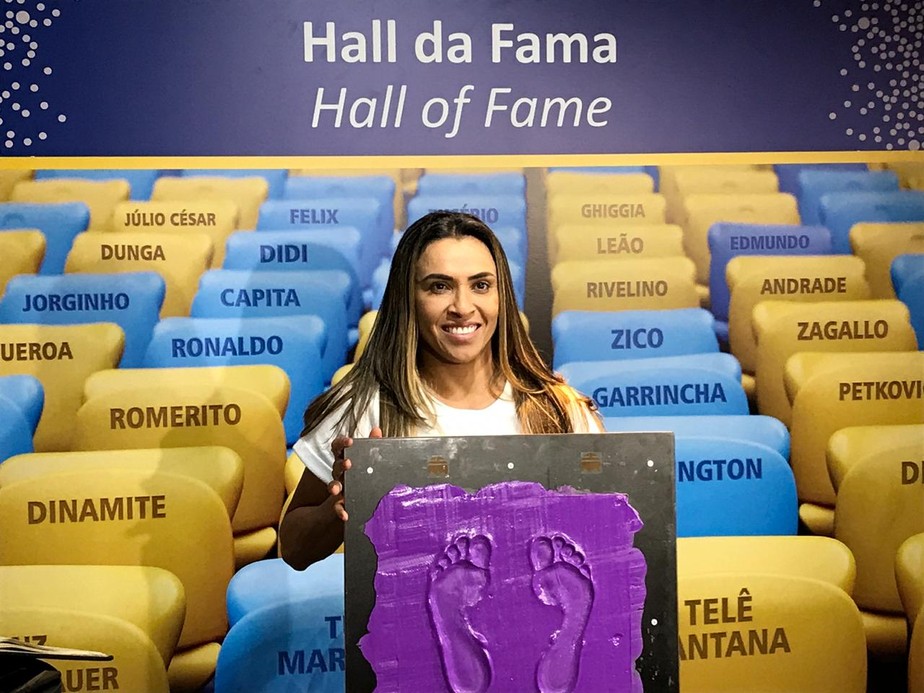 Marta sendo homenageada na calçada da fama do Maracanã. Foto: Paula Carvalho