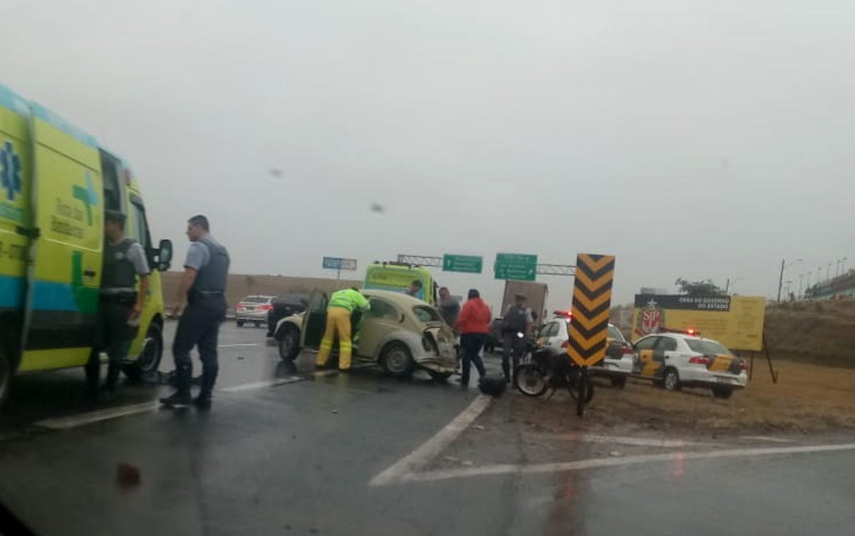 Acidente com quatro veículos deixa feridos na Rodovia Dom Pedro I, em Campinas Campinas e