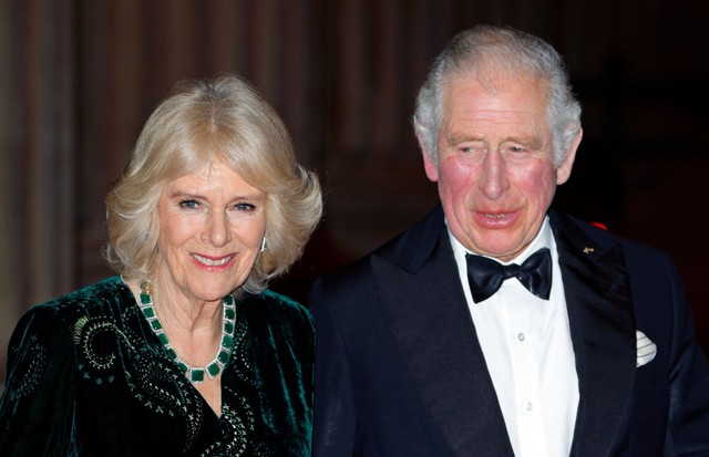 LONDON, UNITED KINGDOM - FEBRUARY 09: (EMBARGOED FOR PUBLICATION IN UK NEWSPAPERS UNTIL 24 HOURS AFTER CREATE DATE AND TIME) Camilla, Duchess of Cornwall and Prince Charles, Prince of Wales attend a reception to celebrate the British Asian Trust at the Br (Foto: Getty Images)