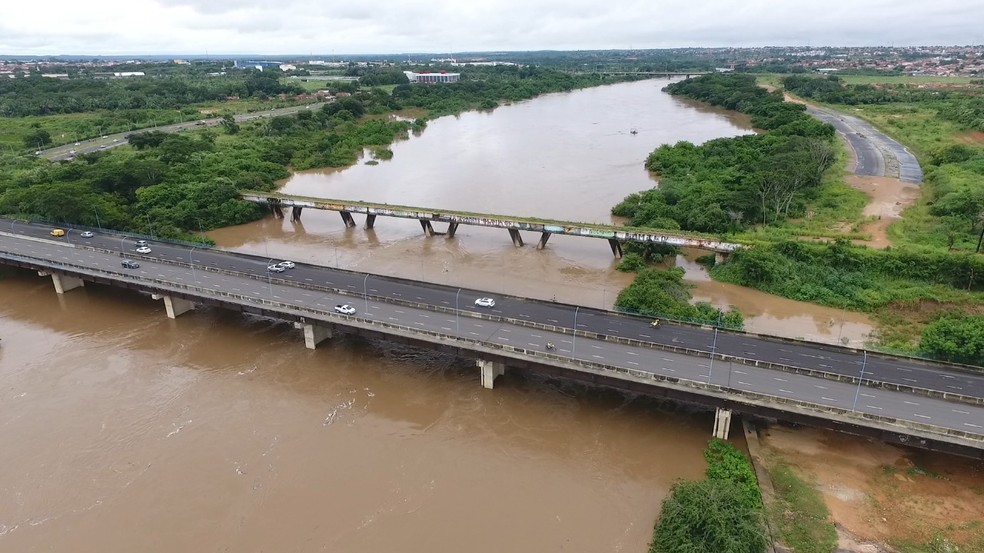 Rio Poti em Teresina, com vista da ponte Wall Ferraz, na Zona Sul da capital — Foto: Reprodução/TV Clube