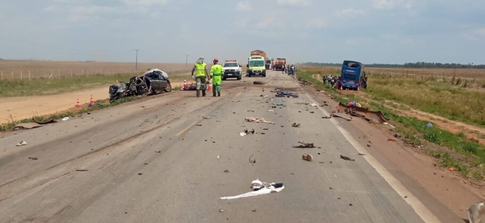 Transito ficou interditado até às 15h deste sábado (1) — Foto: Cedida/Cenário-MT