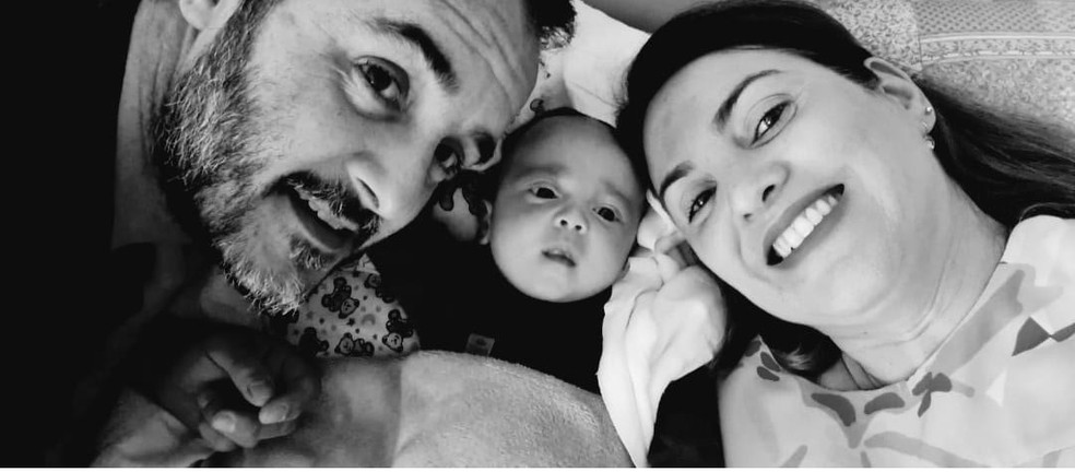 Monique Ara&uacute;jo Batista, Rodrigo Barbosa Gon&ccedil;alves e o filho Rafael  &mdash; Foto: Arquivo pessoal