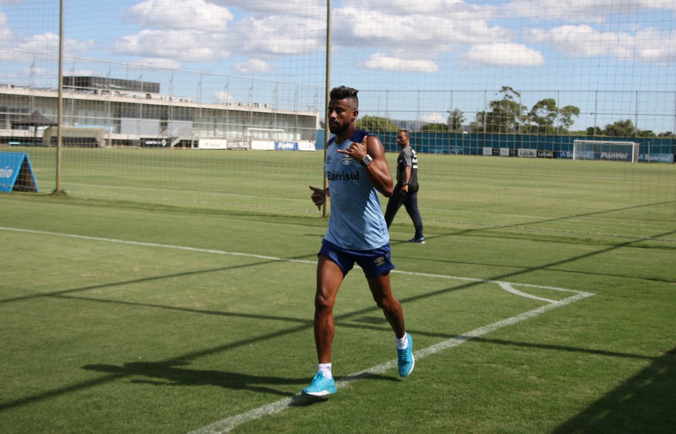 LÃ©o Moura se recupera de dores na panturrilha â€” Foto: Eduardo Moura