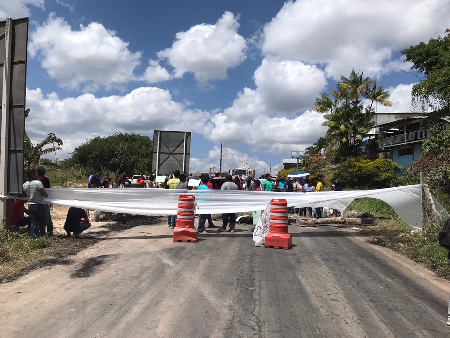 Moradores Fecham Rodovia E Comercio Nao Abre Em 4º Dia De Protestos Em Pacaraima Roraima G1