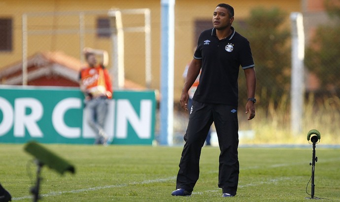 Roger vê reação do Grêmio e defesa segura como pontos positivos de 3 a 1