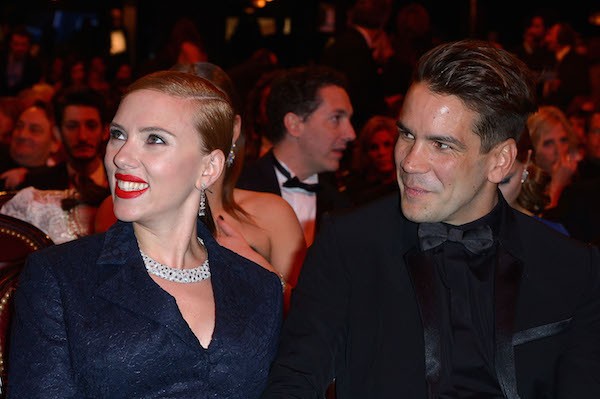 A atriz Scarlett Johansson e o ex-marido, Romain Dauriac (Foto: Getty Images)